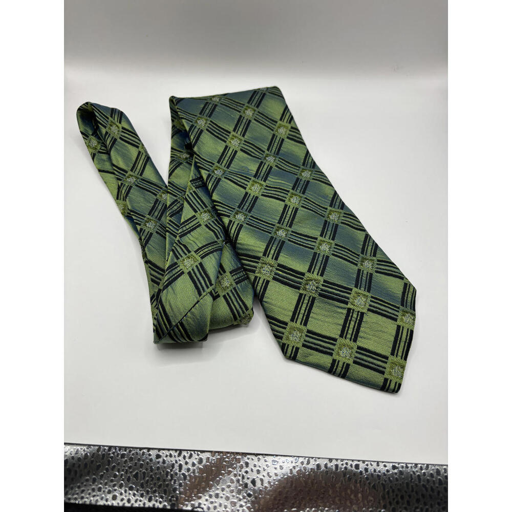 Gino Rossini Green Check Pattern Men's Silk Neck Tie - Italian Elegance